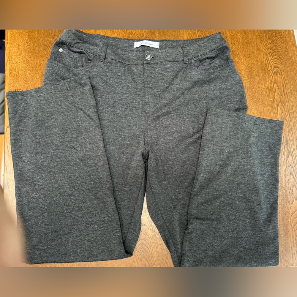 Croft&Barrow Stretch straight leg Dark Gray pants. Sz 14. Gives w/4% spandex.